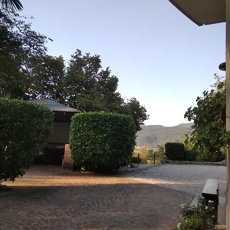 アパート Casa Via Castelmonte *