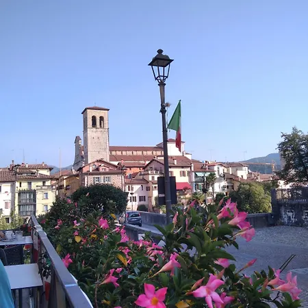 アパート Casa Via Castelmonte Cividale del Friuli